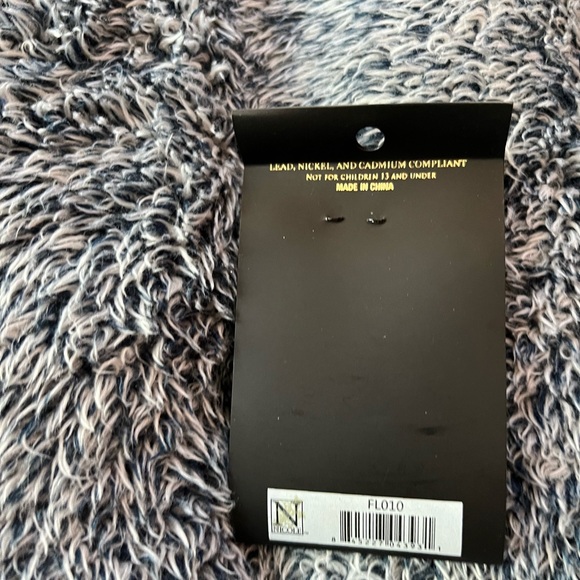 Nicole Boutique silver necklace - Picture 2 of 4